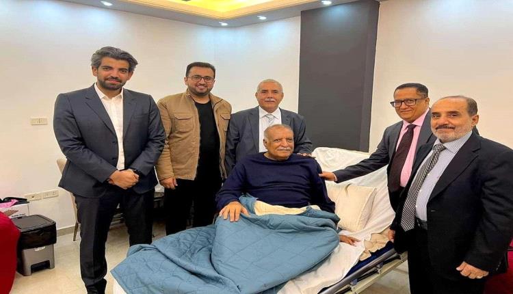 قيادات من المجلس الانتقالي تطمئن على صحة اللواء لخشع في مقر إقامته في بالاردن قيادات من المجلس الانتقالي تطمئن على صحة اللواء لخشع في مقر إقامته في بالاردن