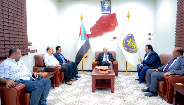 الكثيري يناقش مع الدكتور الجريري أوضاع شركة النفط بالعاصمة عدن الكثيري يناقش مع الدكتور الجريري أوضاع شركة النفط بالعاصمة عدن