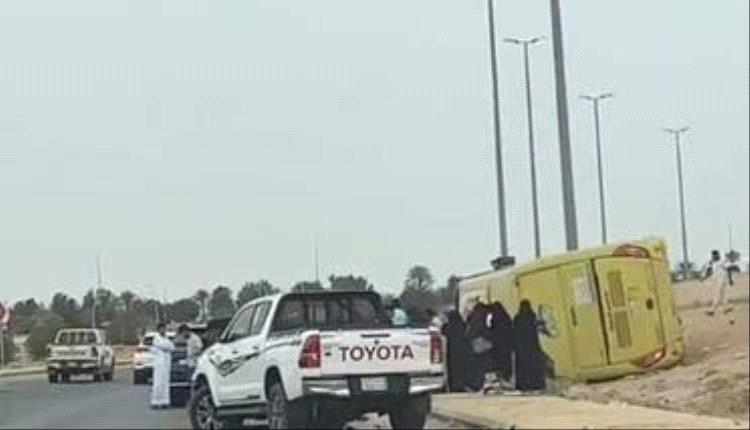 وفاة طالبة جامعية وإصابة 24 أخريات في حـادث مروري