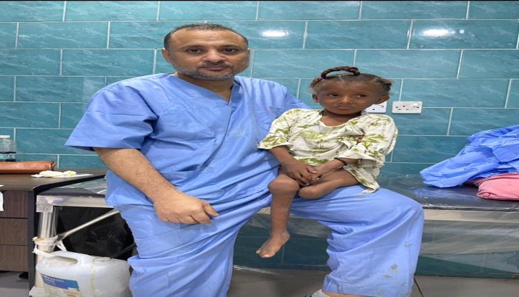 الدكتور عماد الشعيبي: ينجح في اجراء عملية نوعية لطفلة كانت تعاني من تشوه خلقي في مفصل الركبة منذ الولادة