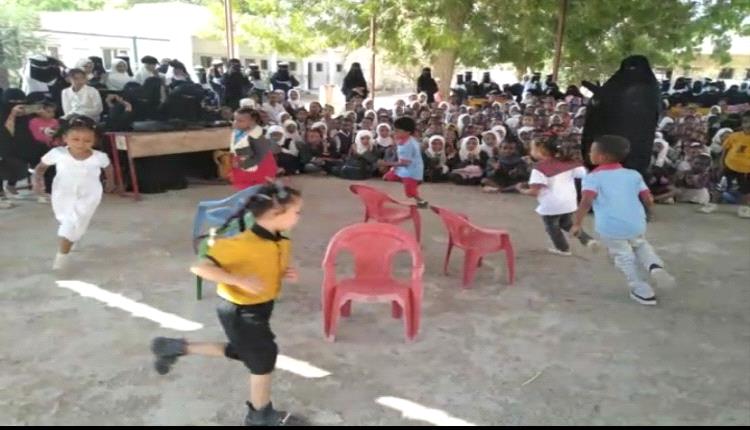 أطفال روضة أول مايو بالكود يزورون مجمع الفتح للبنات بخنفر 
