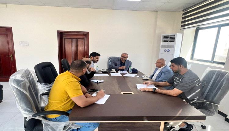 الوزير باذيب يترأس اجتماعاً لإدارة “عدن نت” لمناقشة سير عمل توسعة الخدمة