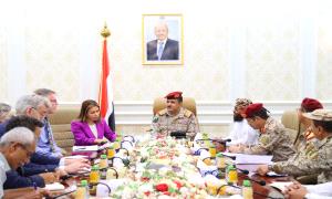 وزير الدفاع: مكونات الشرعية على مستوى عال من التنسيق لمواجهة مليشيا الحوثي