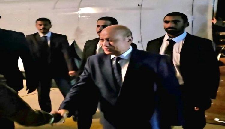 رئيس مجلس القيادة يصل الى العاصمة عدن