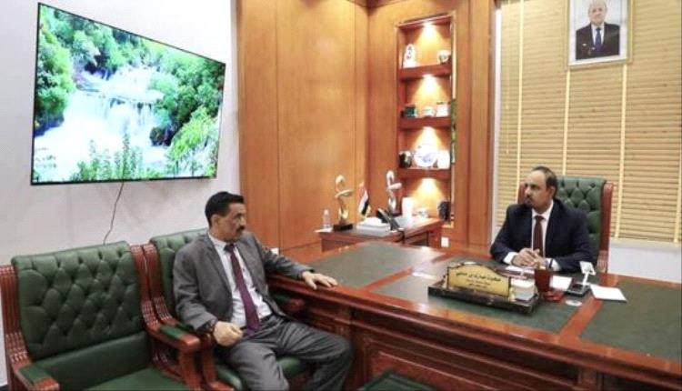 محافظ حضرموت يبحث مع مساعد وزير الدفاع خطط تطوير الكوادر العسكرية