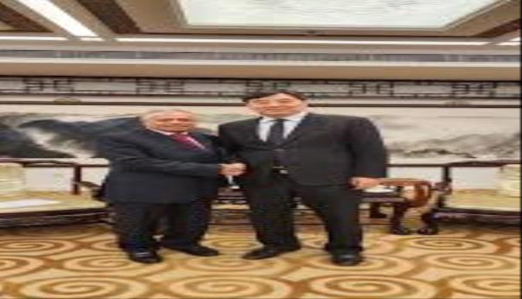 السفير الميتمي يناقش مع مسؤول صيني تطورات الأوضاع الإنسانية في اليمن