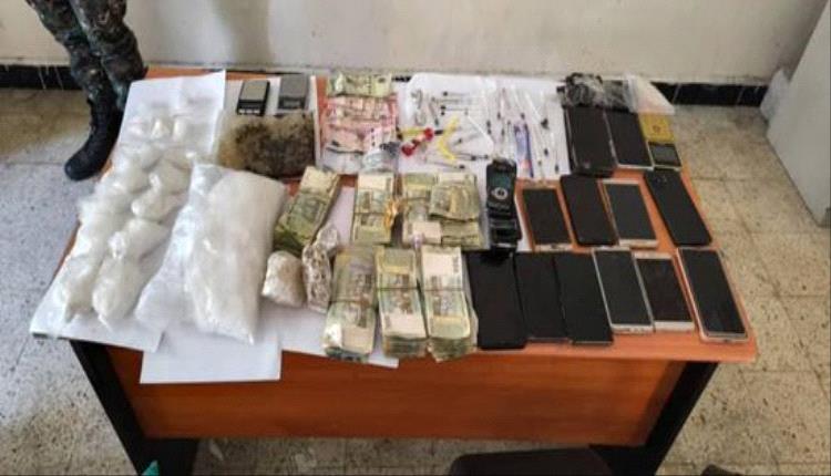 القبض على 4 أشخاص بينهم امرأة بحوزتهم شبو في روكب