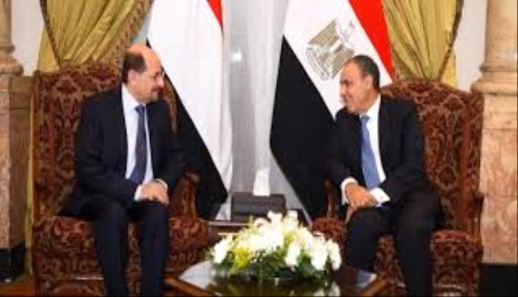 وزير الخارجية يلتقي نظيره المصري