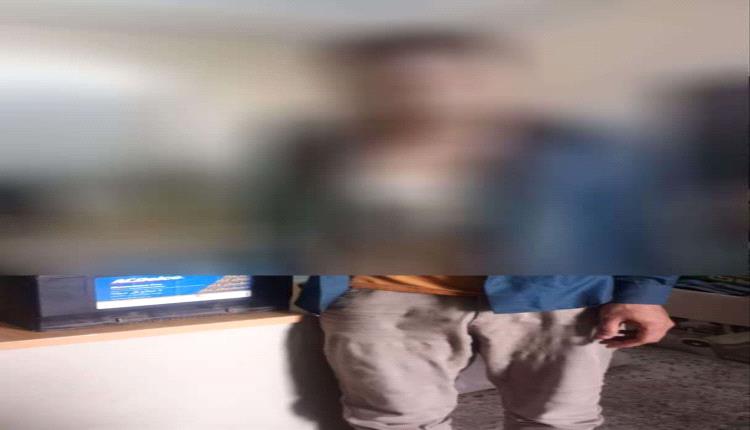 أمن العاصمة عدن يلقي القبض على متهم بالسرقة في الشيخ عثمان
