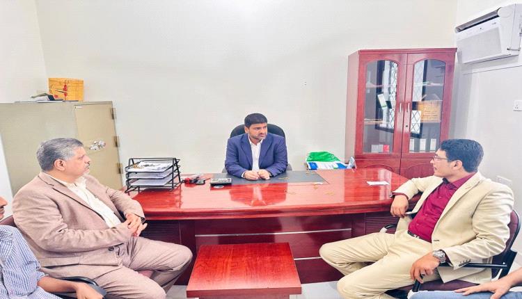 المدير التنفيذي لشركة النفط اليمنية يزور فرع ساحل حضرموت ويطلع على جاهزية منشأة خلف بالمكلا