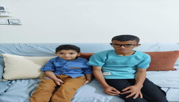 
العثور على طفلين تائهين في حي الممدارة بعدن
