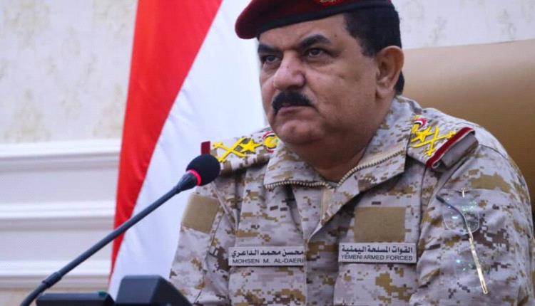 وزير الدفاع: تحرير المكلا نقطة تحول تاريخية في مواجهة الإر*هاب