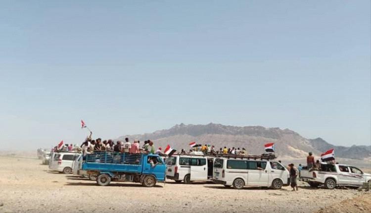 أبناء حجر ينطلقون في موكب جماهيري نحو المكلا للمشاركة في فعالية "حضرموت أولًا
