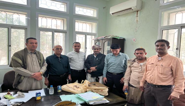 رئيس نيابة استئناف حضرموت يتفقد نيابات الساحل ويشدد على الانضباط الوظيفي
