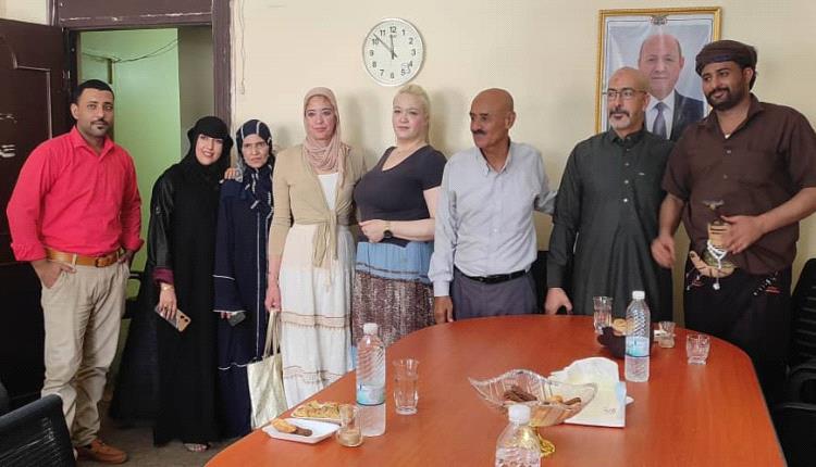 مدير عام السياحة في عدن يستقبل وفدا سياحيا جزائريا
