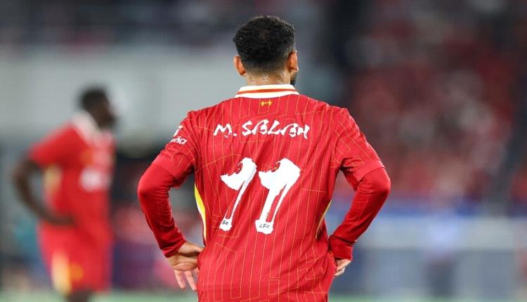 صلاح يشارك في الترويج لقمصان ليفربول للموسم الجديد 