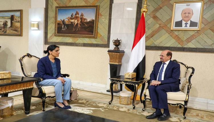 الزنداني يبحث مع السفيرة البريطانية دعم اليمن وتعزيز الشراكة لمواجهة التحديات الإنسانية والاقتصادية

