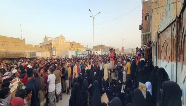 عقب ضغوط شعبية ... السلطات الأمنية تفرج عن المعتقلين في تريم

