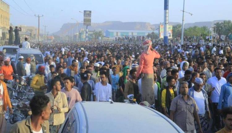 احتجاجات تريم تكشف وجه إخوان اليمن «القبيح».. رصاص واستعراض للقوة