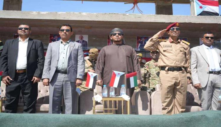 المحافظ الثقلي والعميد العنشلي يشهدان حفل تخرج دورة منتسبي اللواء الثالث حماية رئاسية في سقطرى
