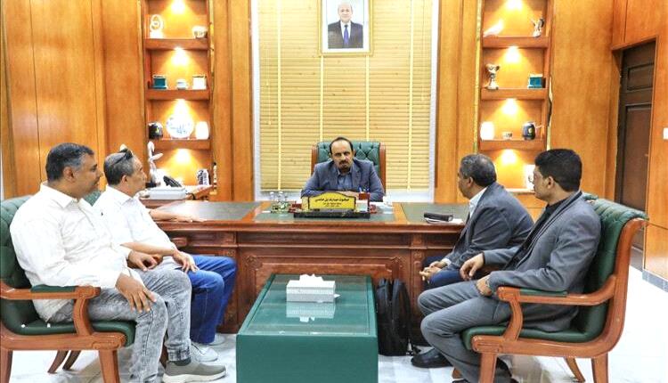 محافظ حضرموت يشيد بدور بترومسيلة ويؤكد دعم السلطة لاستمراريتها
