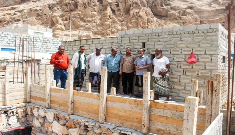 مدير عام بروم ميفع يتفقد الاعمال الجارية في مشروعي ورشة صيانة المحركات البحرية وغرف الخزن لصيادي بروم