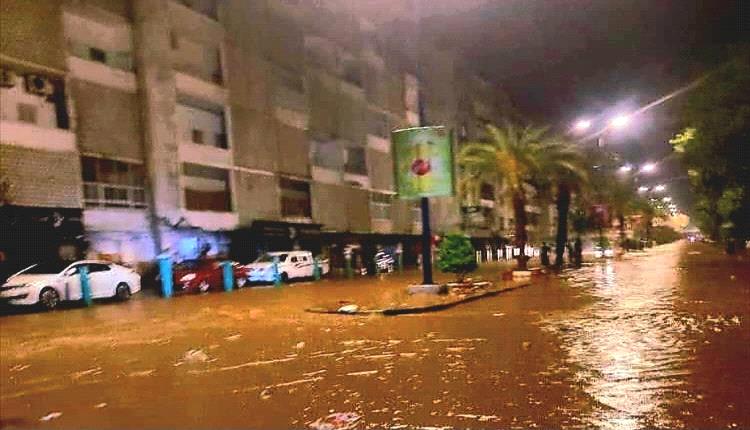 
عدن تغرق.. شوارع العاصمة تتحول إلى مجرى سيول ولملس يوجّه بتحرك عاجل