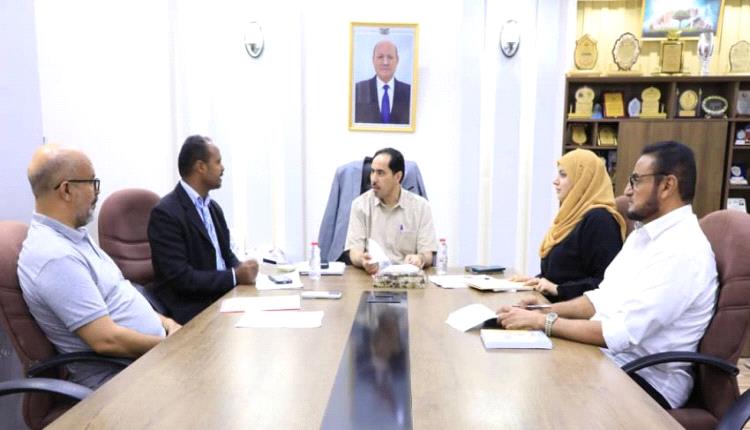البكري يوجه بتنشيط رياضة سباق الحمام الزاجل ودعم أنشطتها في المحافظات المحررة