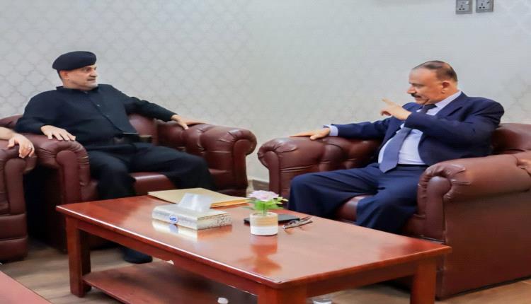 وزير النقل يبحث مع اللواء شلال شايع سبل التعاون المشترك بين الوزارة وجهاز مكافحـ.ـة الإر/هاب 