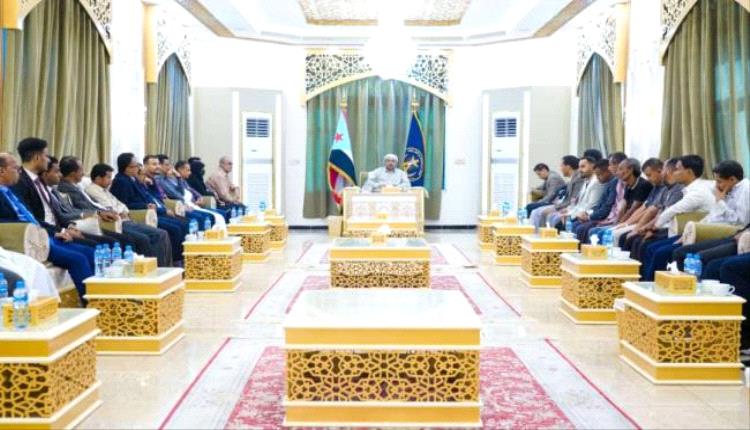 شباب ما بعد الحروب في الجنوب.. كيف يفكّرون؟

ما أبرز عوائقهم؟

وأين يمكن للمجلس الانتقالي أن يفتح لهم أبواب المستقبل؟