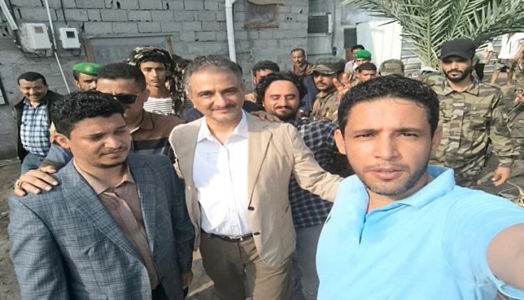 محافظ عدن يتفقد متضرري سيول الحسوة ويؤكد تقديم مساعدات عاجلة وحلول لتفادي تكرار الكارثة