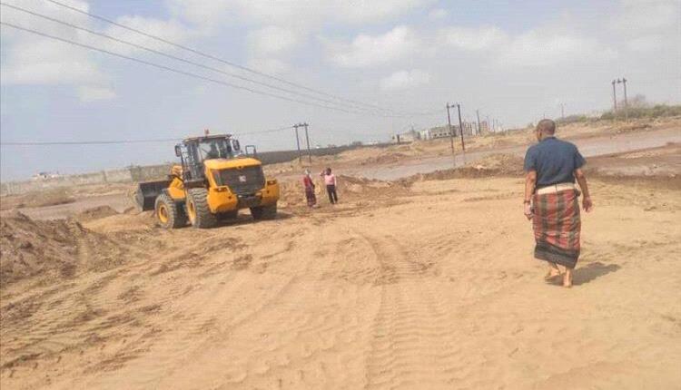 عدن: جهود عاجلة لإصلاح خط المياه بعد السيول