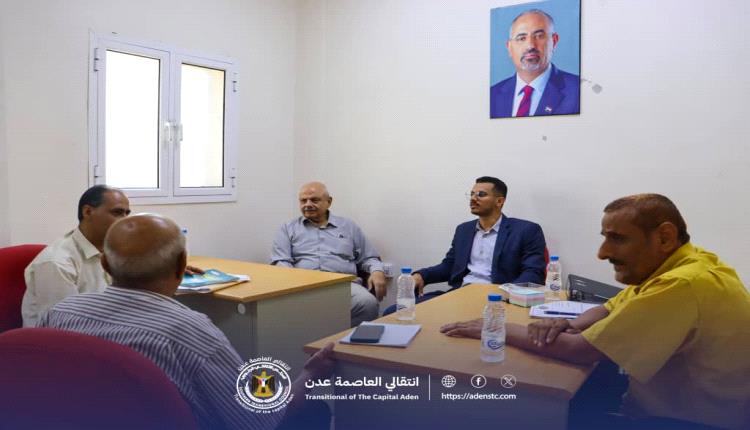 فريق التوجيه والرقابة الرئاسي بالمجلس يزور انتقالي العاصمة عدن ويبحث سبل تعزيز الأداء الإداري والخدمي 
