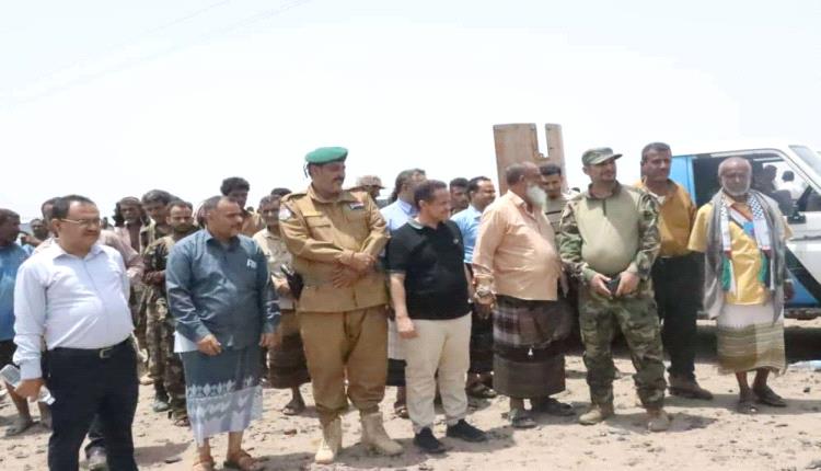 انتقالي لحج يغيث متضرري السيول في قرية دار المناصرة بالمواد الغذائية