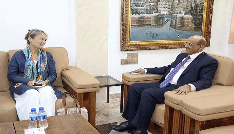 محافظ البنك المركزي اليمني يلتقي سفيرة هولندا لدى اليمن
