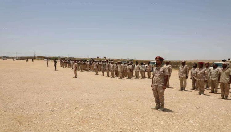 محافظ حضرموت يتفقد معسكر قيادة لواء شبام بدوعن