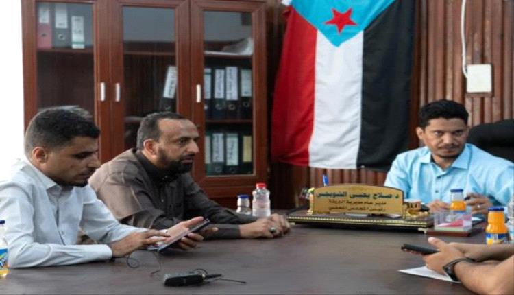 مدير عام البريقة ورئيس الانتقالي يشيدان بتدخلات مجموعة القطيبي التجارية في مواجهة آثار السيول