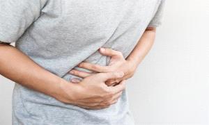 اضطرابات معوية تلاحق كثيرين في الصيف.. وخبراء يكشفون الأسباب وطرق الوقاية