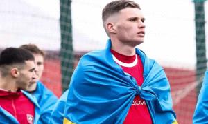لاعب كرة قدم أوكراني يفر من معسكر الفريق في أوروبا