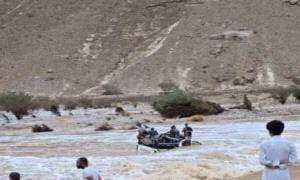 سيول جارفة تعزل مدن حضرموت وتقطع الطريق بين الساحل والوادي

