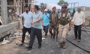 مدير عام المنصورة يتفقد أعمال المرحلة الثانية لمشروع بناء صالة لنادي أهلي عدن
