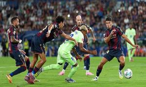 برشلونة يحقق فوزاً صعباً على ليفانتي