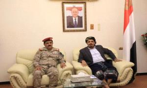 محافظ حضرموت ووزير الدفاع يناقشان تعزيز الأمن والاستقرار في المحافظة