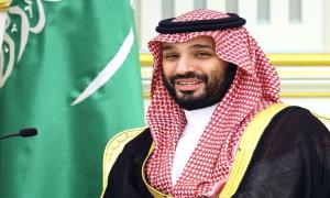 ولي العهد السعودي يتبرع بالدم (صور)