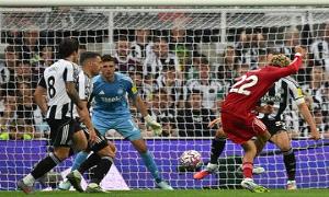 ليفربول ينجو من فخ نيوكاسل بهدف قاتل في الدقيقة 100