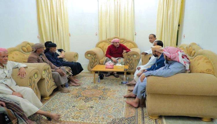 الكثيري يلتقي عدداً من مشايخ وأعيان وادي وصحراء حضرموت ويؤكد أهمية تماسك الجبهة الداخلية