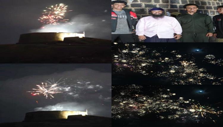 قوات الحزام الأمني تحتفل رسمياً بتحرير وادي حضرموت بإطلاق الألعاب الـ.ـنارية في سماء العاصمة عدن