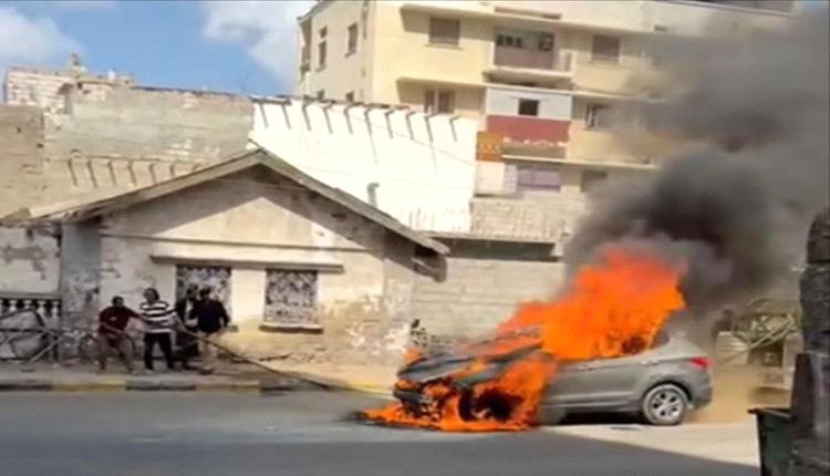 نجاة السكرتير الصحفي لمحافظ عدن من احتراق مفاجئ لسيارته في التواهي