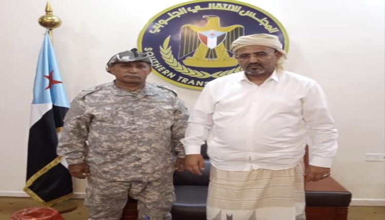 العميد يوسف الحكم يهنئ الرئيس الزُبيدي بتحرير وادي حضرموت والمهرة ويصفها بـ "الانتصارات الأسطورية"