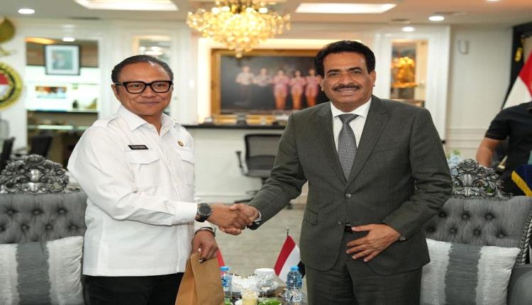 لقاء رسمي بين السفير بلفقيه ومدير الهجرة الإندونيسي المكلف